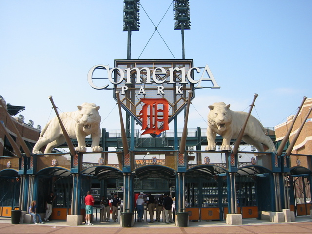 comericapark-entranceswiped